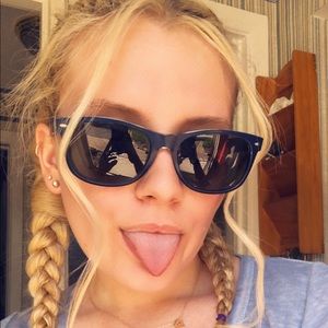 Meet your Posher, Taylor